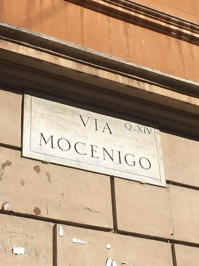 Vatican Stone Rome 0*,  Italie